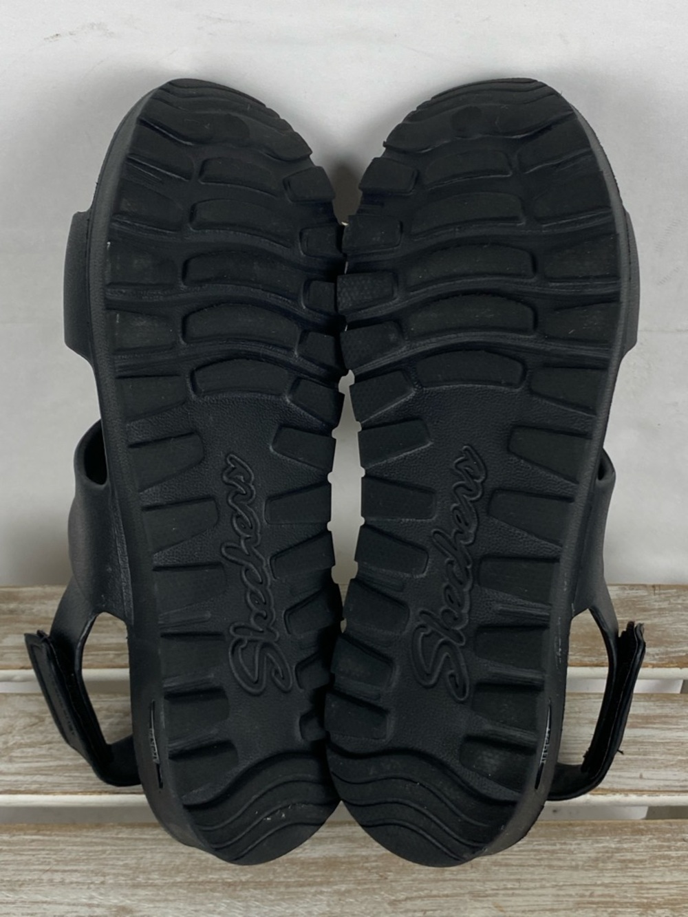 Skechers Women's Foamies Arch Fit
Footsteps - Day Dream sandals in black size 9 - Picture 13 of 13